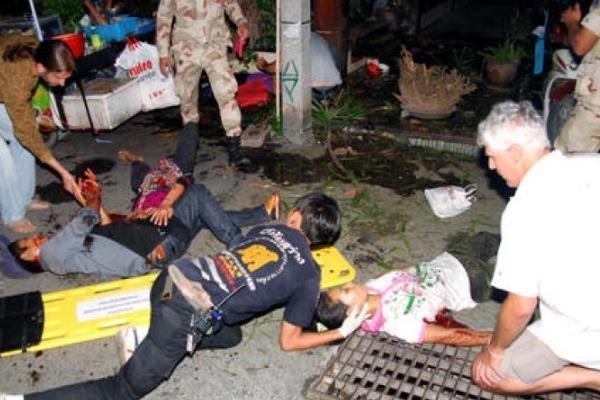 زخمی شدن 24 نفر بر اثر انفجار بمب در بیمارستانی در تایلند زخمی شدن 24 نفر بر اثر انفجار بمب در بیمارستانی در تایلند