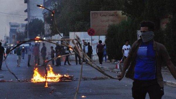 تشدید درگیری ها در هنگ کنگ، پلیس یک نوجوان را از ناحیه شانه تشدید درگیری ها در هنگ کنگ، پلیس یک نوجوان را از ناحیه شانه زخمی کرد