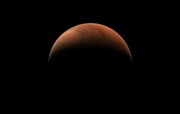 کاوشگر تیان ون-1 چین عکس هایی تماشایی از هلال سرخ مریخ فرستاد