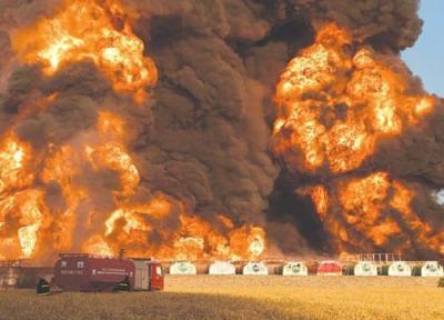 آتش سوزی مهیب تریلی های حامل نفت در پاکستان