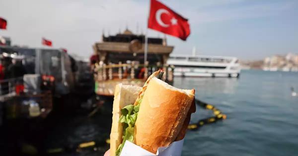 غذاهای خیابانی استانبول که باید حتماً امتحان کنید